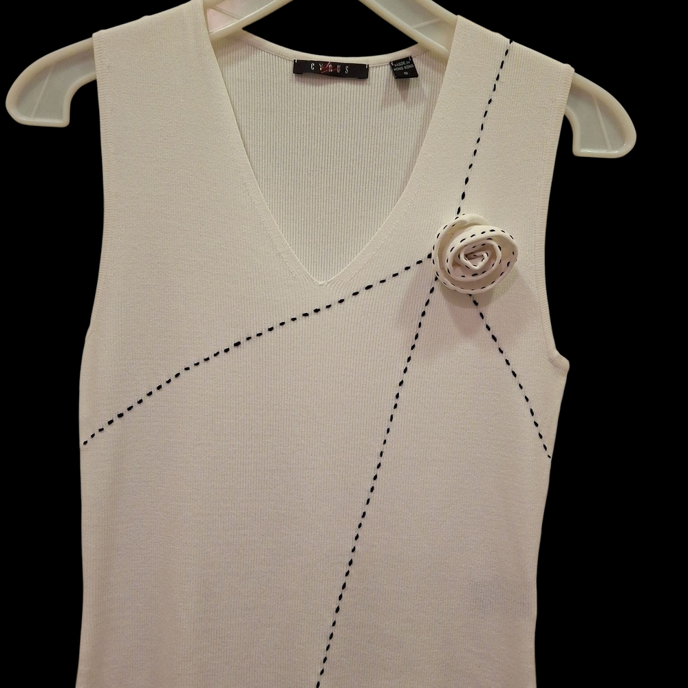 "Cyrus" NWOT SZ.S  White Ribbed Knit Sleeveless V-Neck Sweater Vest. Brand new!